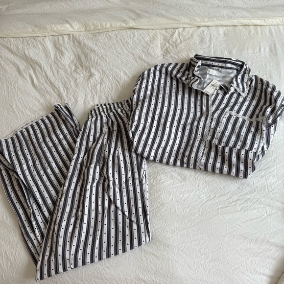 Pajama Set - Picture 1 of 5